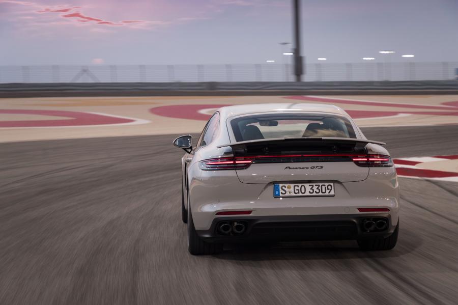  Porsche Panamera GTS (971) 2018 года  (WW) (фото 18 из 42)